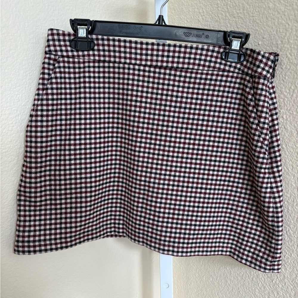 Abercrombie & Fitch Houndstooth Mini Skort in Burgundy / Black - Size M
